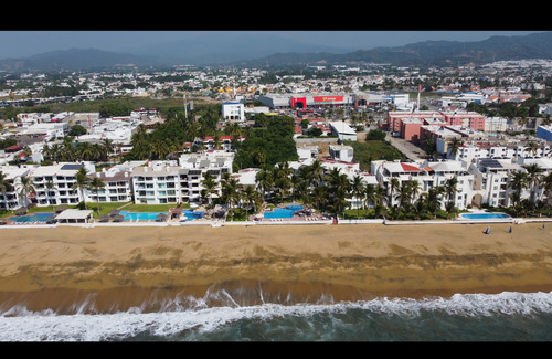 Land With Excellent Location In Manzanillo, Just One Block From The Beach.