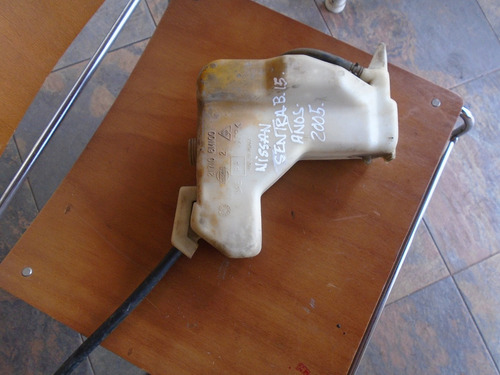 Imagen 3 de 3 de Vendo Tanque De Coolnat De Nissan B15, 2005, # 21710 6m100