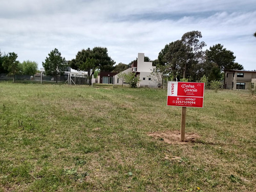 Terreno  -  Lote En Mar De Ajó - Lote En Barrio Nuevo De San Rafael - Oportunidad - 800 M2