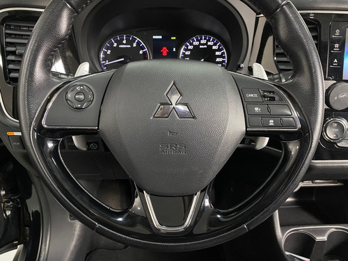 Imagem 8 de 15 de Mitsubishi Outlander Outlander 3.0 V6 240cv Aut 2015/20...