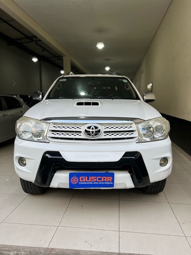 Toyota Hilux SW4 3.0 Srv 7l 4x4 Aut. 5p