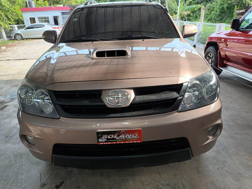Imagen 15 de 15 de Toyota Fortuner 4x4