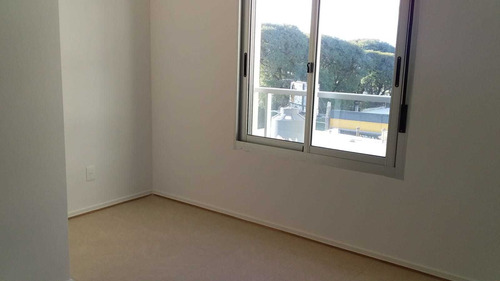 Venta Apartamento 1 Dormitorio Tres Cruces Terraza Y Garaje