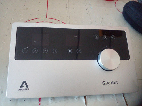 Interfaz De Audio Apogee Quarter