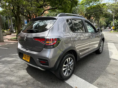 Renault Stepway 1.6 Intense Automática