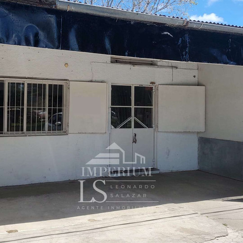 Se Alquila Local Comercial En Real De San Carlos