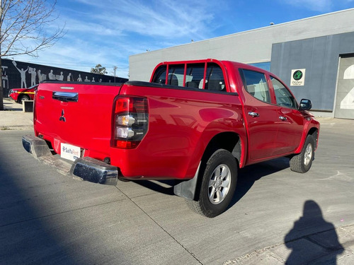 Mitsubishi L200 L200 Katana D/C 2.4 TD MT CR