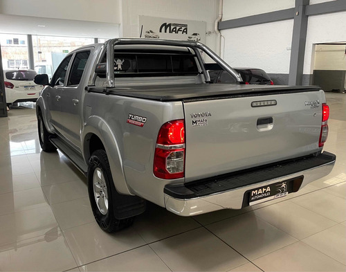 Imagen 4 de 9 de Toyota Hilux 2014 3.0 Cd Srv Cuero Tdi 171cv 4x2