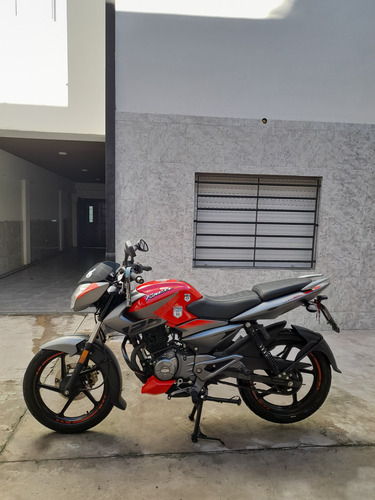 Rouser 125