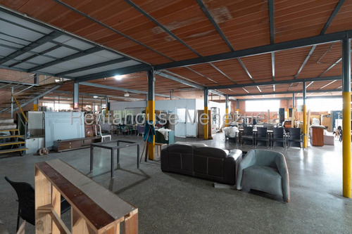 Atención Inversionistas, En La Yaguara Se Vende Excelente Edificio Tipo Galpón Industrial -af
