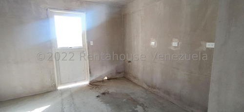 Imagen 26 de 30 de Casa En Venta En Terrazas De La Ensenada Barquisimeto Lara +++m.c * R-a-h N° +0-4-2-4- 5.5.6. 5.7. 5.9 *--**