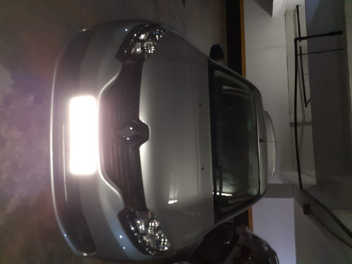 Renault Logan Authentique 1.0 16v (flex) 2017