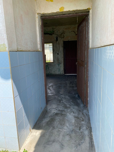 Se Vende Terreno Con Construcción Av. Los Agricultores Ve-08