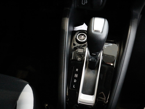 Imagem 10 de 13 de Nissan Versa Advance 1.6 (flex) (aut)