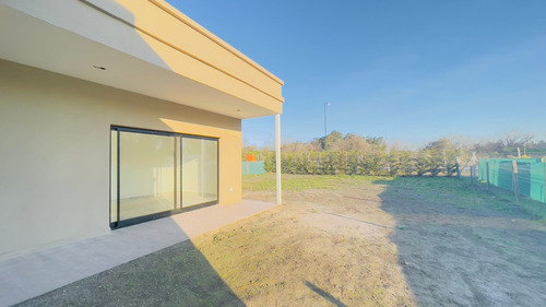 Imagen 15 de 30 de Casa 4 Ambientes Venta Santa Elena Pilar Del Este