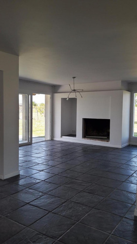 Venta Casa 4 Dormitorios Barrio Privado Colinas