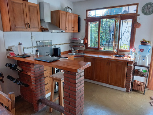 Casa 4 Ambientes, Con Jardín, Parrilla, Terraza Y Espacio De Usos Múltiples, En Villa Ballester.