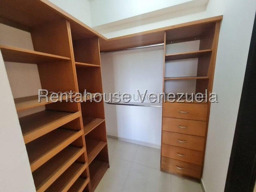 Naudy Escalona Asesor Inmobiliario De Rentahouse Vende Bello Apartamento En Zona Este De Barquisimeto