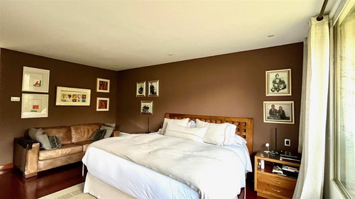 Casa En Venta De 4 Dorm. En La Dehesa