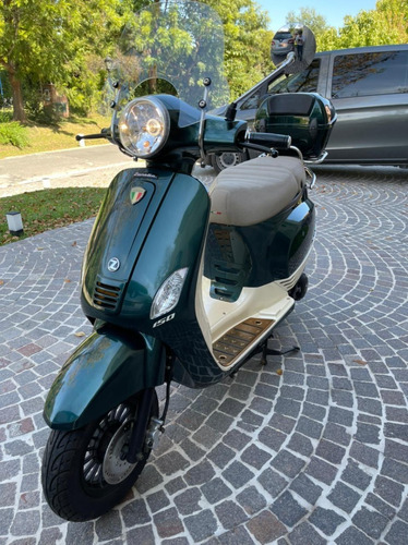 Zanella Styler Exclusive 150 + Casco