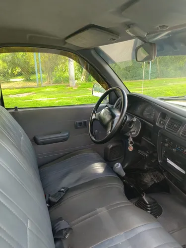 Toyota Hilux Mt 2400cc 4x2 Estacas