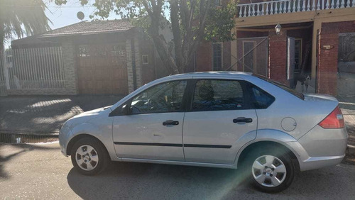 Imagen 3 de 6 de Ford Fiesta Max 2006 1.6 Max Amb Plus