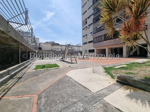 César Bullones Vende Magnífico Apartamento En Av Lara, Lara 25-18566