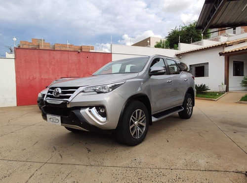 Toyota Hilux Sw4 2.8 Srx 4x4 7 Lugares 16v Turbo