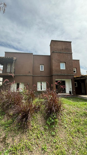 En Venta Casa De 3 Dorm. Con Pileta En B Cerr La Rinconada