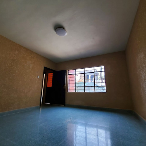 Amplisima Casa En Inmejorable Ubicación, Centrico Y Seguro.
