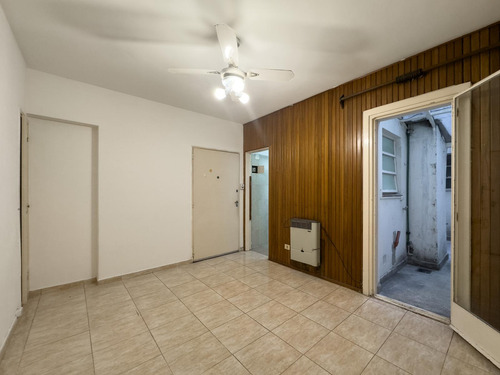 Venta - Departamento 2 Ambientes Con Patio - Recoleta