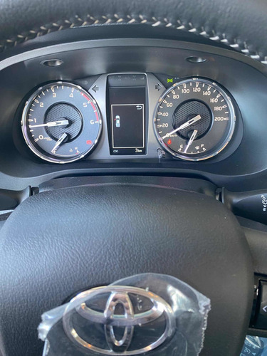 Imagen 12 de 12 de Toyota Hilux 2022 2.8 Cd Srv 177cv 4x2