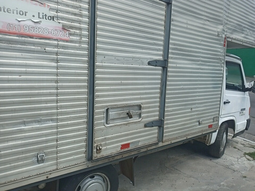Imagem 1 de 8 de Mercedez Bens 180 Bau 180