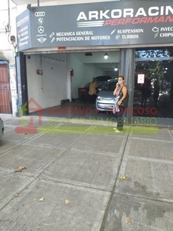 Imagen 2 de 14 de Casa A La Venta Con Local Y Terraza Con Quincho