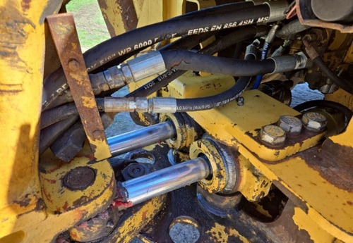 Retroexcavadora Caterpillar 420d Año 2003 4x4 Doble Traccion