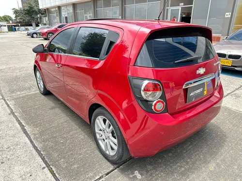 Chevrolet Sonic 1.6 Lt 5 p