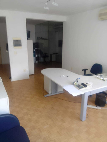 Imagen 8 de 12 de Venta Oficina O Vivienda Plaza Independencia Centro