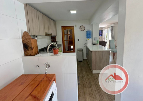Amplia Casa En Venta 4d/3b Con Piscina En Valle Lo Campino