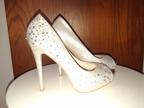 Zapatos De Fiesta Plateados Con Piedras Unicos Solo Un Uso