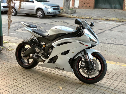 Yamaha R6 /// 2011 - 18.000km