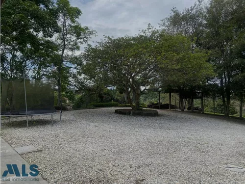 Casa Finca Con Cancha De Futbol(mls#248541)
