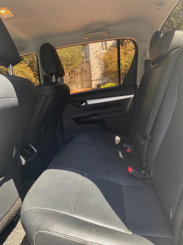 Imagen 24 de 25 de Toyota Hilux 2021 2.8 Cd Srx 177cv 4x4 At