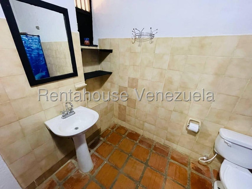 Choroní !! Hermosísima Casa De Hacienda, Estilo Colonial, Operando Actualmente Como Posada Con Servicios, 6.273 M2 Terreno, 1.000 M2 Construcc. 10 Hab., 10 Baños, 20 Pe. Proyecto De Expansión !!