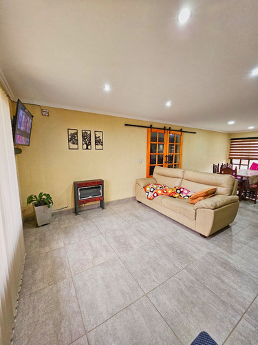 Vivienda Familiar De Tres Dormitorios, Excelente Estado, San José, Colón, Entre Ríos