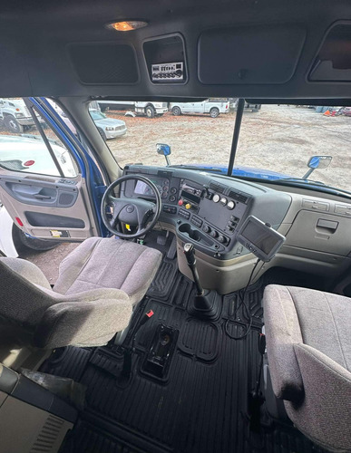 Freightliner Cascadia Evolution 2017 13 Velocidades Manual.