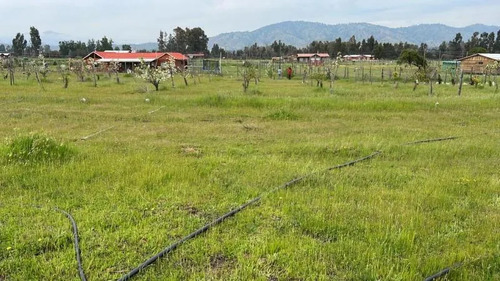 Parcela Con Agua Y Luz A 130 Kms De Santiago
