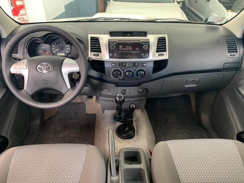 Toyota Hilux 4x4 2.5 Tdi C/doble Dx Pack Eléctrico 2014