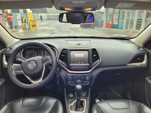 Jeep Cherokee 3.2 Longitude Plus