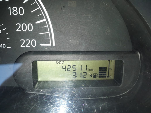 Nissan Versa 1.6 Mecánico Sedán