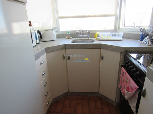 Cómodo Apartamento De 2 Dormitorios- Ref: 11607